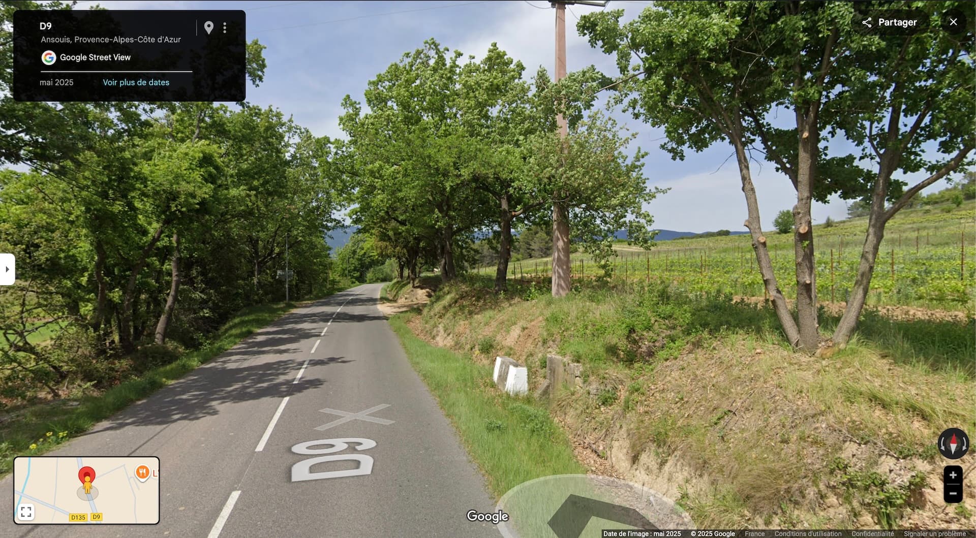 Route D9 en direction de Cabrières-d'Aigues